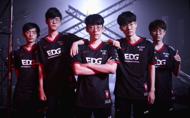 突发！斯图尔特拳击尤班克斯 NBA将介入调查